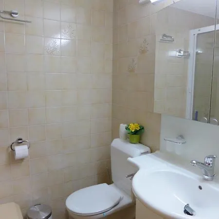 Apartment Sleeps 6 Wifi