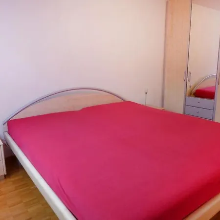 Sleeps 6 Wifi