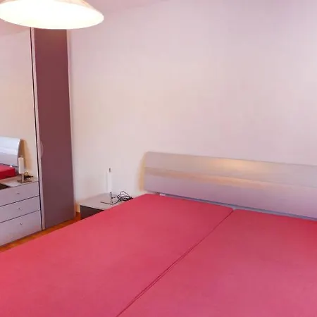 Sleeps 6 Wifi Daire *